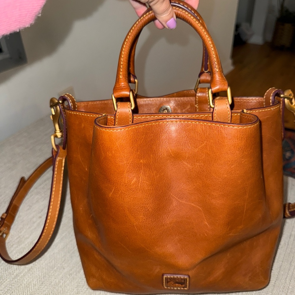 Dooney & Bourke Florentine Small Barlow